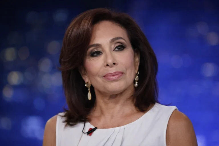 judge jeanine left eye